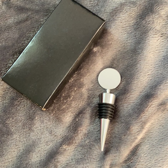 The Thing About Pam NBC wine stopper - Picture 2 of 3